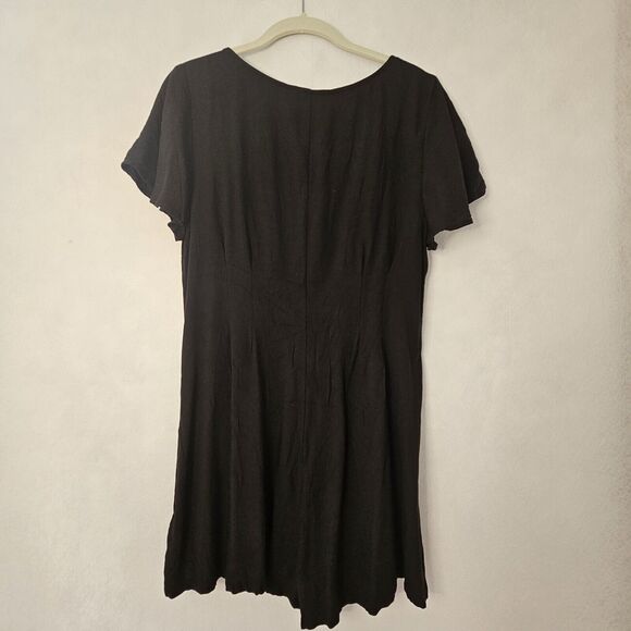 BB Dakota STEVE MADDEN Black Romper NWT Sz 10 Shorts Flutter Sleev - Picture 4 of 8